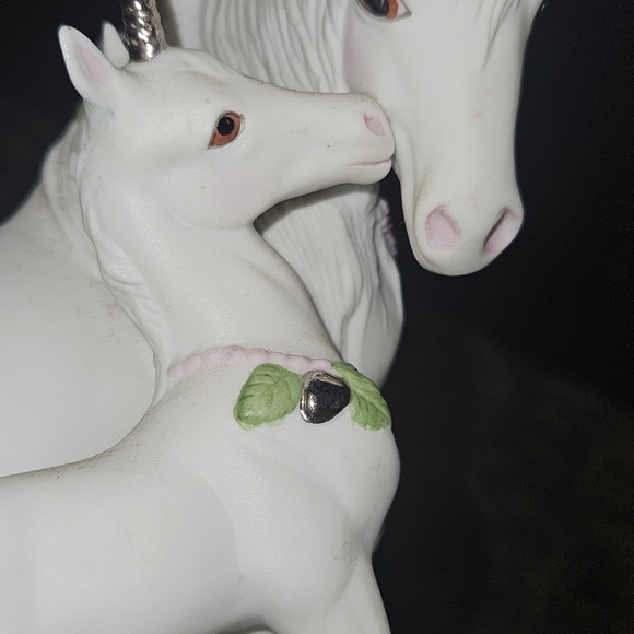 Princeton Gallery 1990 Love's Devotion Unicorn Collection Porcelain Statue - Picture 5 of 9